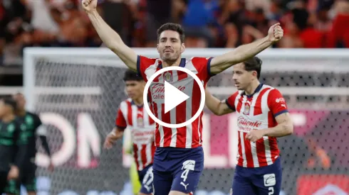 Antonio Briseño tuvo un motivador gesto con los tres debutantes de Chivas