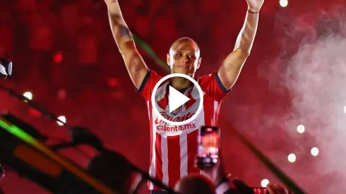 Chivas presentó a Chicharito Hernández en el Estadio Akron.