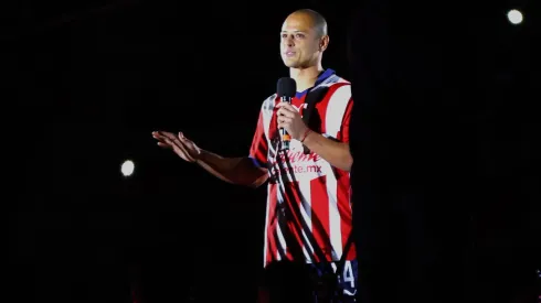 Chicharito ha sido presa de las críticas por parte de varios medios nacionales.