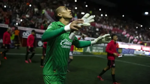 El joven portero titular del Guadalajara ha sido elogiado en este comienzo del Clausura 2024

