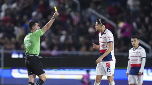 Escobedo recibíra una una sanción por sus errores en Chivas vs. Mazatlán.