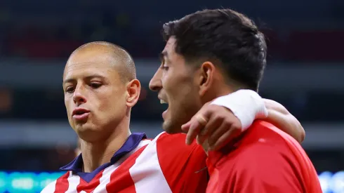 Chicharito sostiene una buena relación con Pocho a pesar de los rumores.