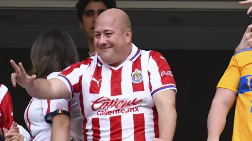 El funcionario mexicano nunca ha ocultado su amor por las Chivas.