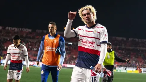 Cowell llegó para esta campaña en medio de la polémica.