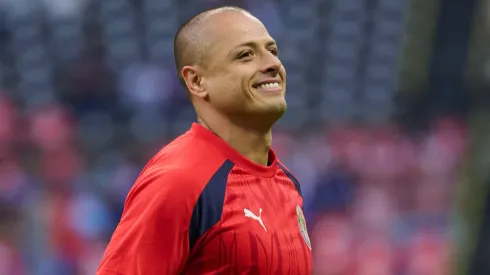 Así siguió Chicharito el juego de Chivas ante Rayados.