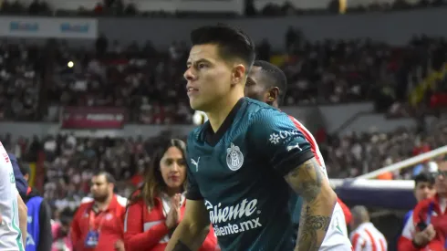 De esto depende la titularidad de Pável Pérez en Chivas.