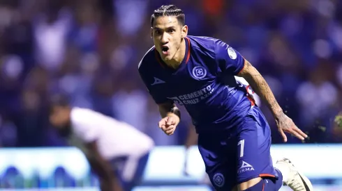 Uriel Antuna podría beneficiar a Chivas.
