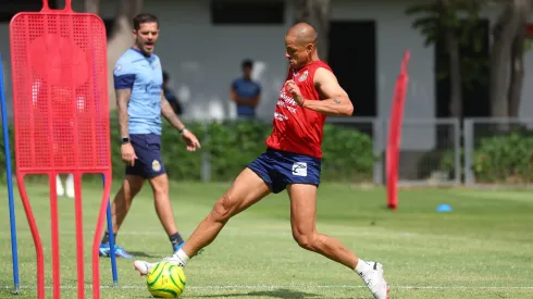 Fernando Gago ya comenzó a ejecutar su plan de esta semana para el Clásico Tapatío