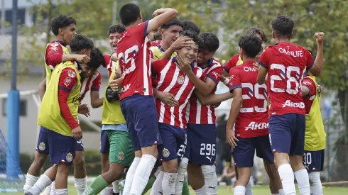 Chivas eliminó en penales América y avanzó las Sefiminales de la Liguilla.