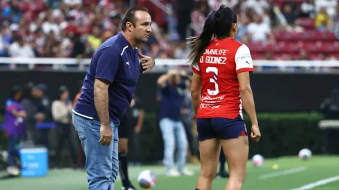 El estratega de las rojiblancas confía en la capacidad de su plantilla.