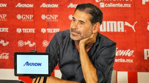 Hierro no ha dicho nada al respecto, esperará a que termine la campaña.