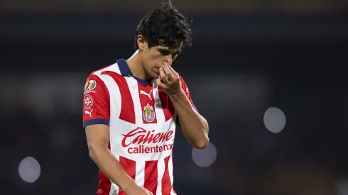 Chivas y Santos Laguna llegan a acuerdo por Macías.