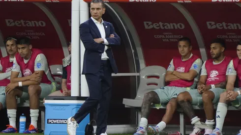 La afición de Chivas tundió a Jaime Lozano por dejar a Roberto Alvarado en el banquillo ante Venezuela