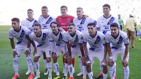 Chivas podría recibir a dos jugadores de Rayados de Monterrey.