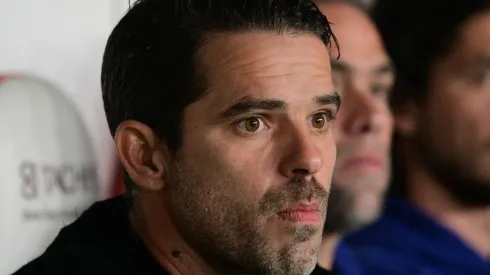 Fernando Gago estaría inconforme con Chicharito Hernández.