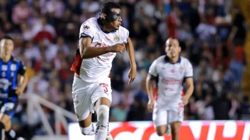 Gilberto Sepúlveda se mantiene como figura de la defensa de Chivas