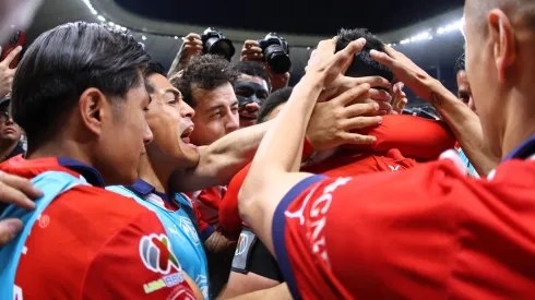 Víctor Guzmán ha atravesado constantes altibajos en sus cuatro torneos con Chivas