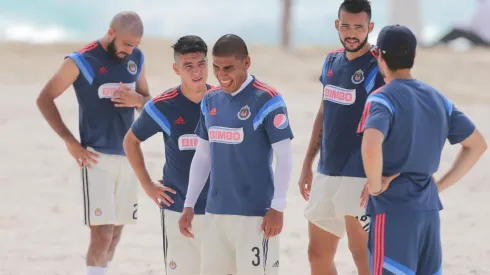 El delantero coincidió con Carlos Salcido antes de su intempestiva salida de Chivas