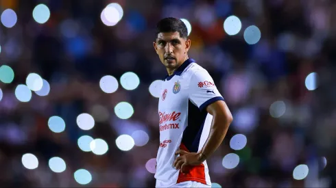 Víctor Guzmán ha sido duramente cuestionado por su bajo rendimiento en Chivas