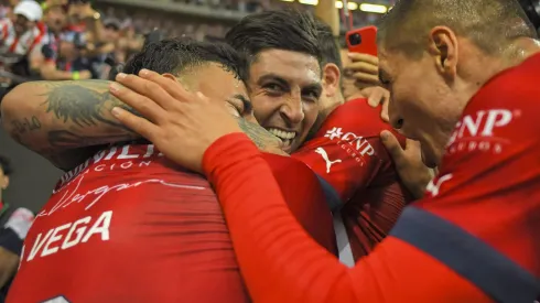 Víctor Guzmán pudiera ser la pieza clave para la llegada de Brandon Vázquez a Guadalajara