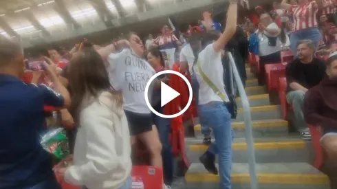 Las aficionadas que se manifestaron fueron sacadas del inmueble zapopano por elementos de seguridad