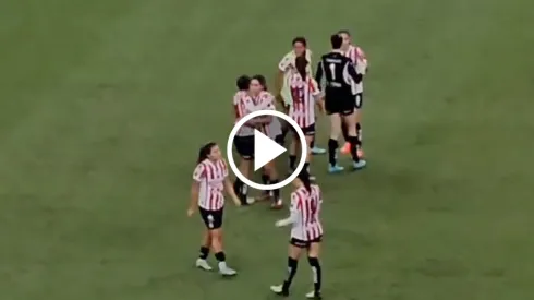 Así fue el abrazo de ambas jugadoras.