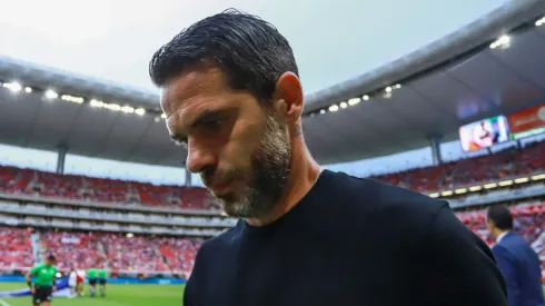 Gago deja a Chivas sin cumplir un año en el cargo.