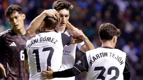 Orozco Chiquete en el gol del Valencia.