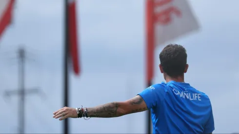 Después que Fernando Gago le dio la espalda a Chivas y se fue, ahora buscan a su reemplazo urgente