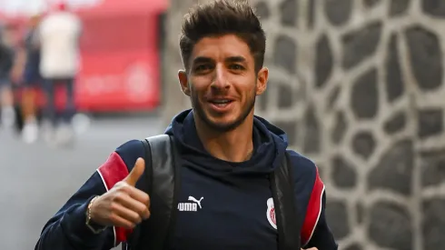 Cone Brizuela largó gases en la banca de Chivas y generó las risas de sus compañeros.