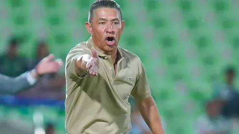 Ignacio Ambriz podría ser el futuro entrenador de Chivas.