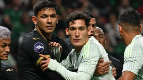 ¿Jesús Orozco es titular en Chivas vs. Atlas?