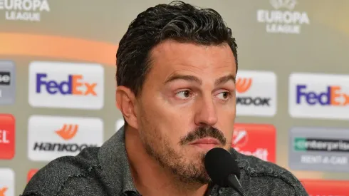 Óscar García Junyent está tomando sus primeras decisiones en Chivas.