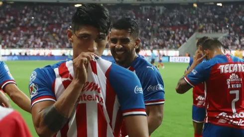 Alan Pulido deja mucho dinero de lado para volver a Chivas.