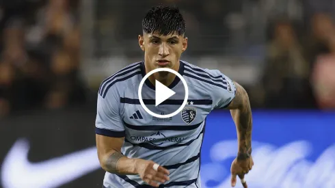 Alan Pulido reportó en Chivas.