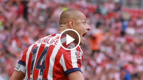 Chicharito Hernández falló en una contra letal para Chivas.