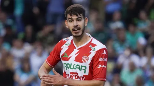 Alan Montes se mantendrá en Necaxa en este Clausura 2025.