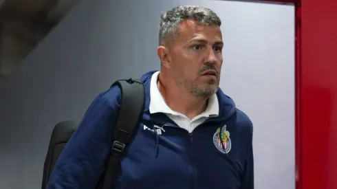 Óscar García Junyent no comenzó de la mejor manera su experiencia en Chivas.