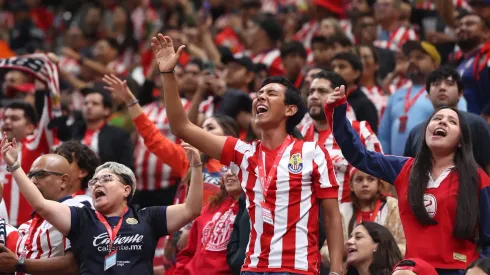 Los aficionados de Chivas festejaron el triunfo por 2 a 1 sobre Pachuca.