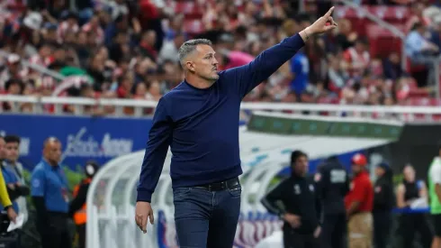 Óscar García Junyent lleva dirigidos 10 partidos oficiales en Chivas.