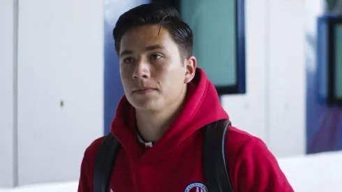 Óscar Macías debutó como futbolista profesional en octubre del 2017 con Chivas.