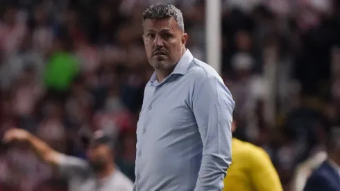 Hasta ahora, Óscar García Junyent no estuvo a la altura de Chivas.