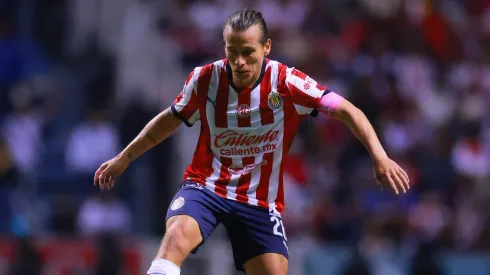 Fernando González está sumando minutos como titular en Chivas.