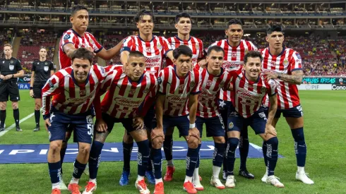 La grave lesión de un refuerzo de Chivas para 2025