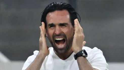 Espinoza respeta a los veteranos a pesar de su pésimo momento en Chivas.