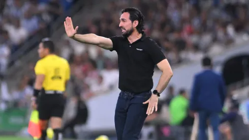 Gerardo Espinoza ganó un solo partido de los seis que dirigió en Chivas.