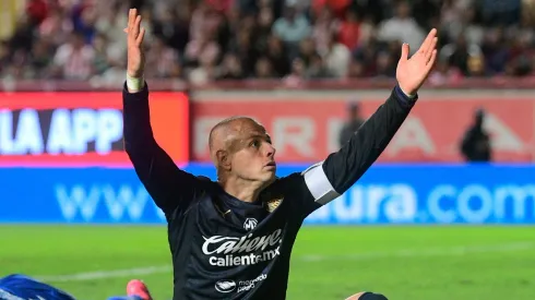 Revelan rabieta de Chicharito Hernández.