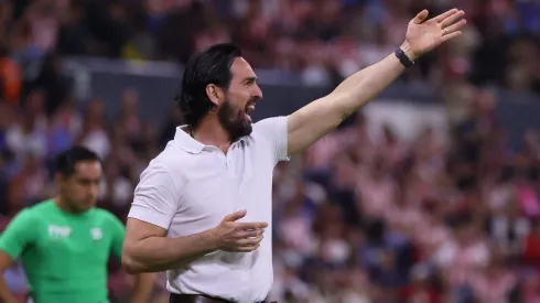 Gerardo Espinoza tendría los días contados como director técnico de Chivas.