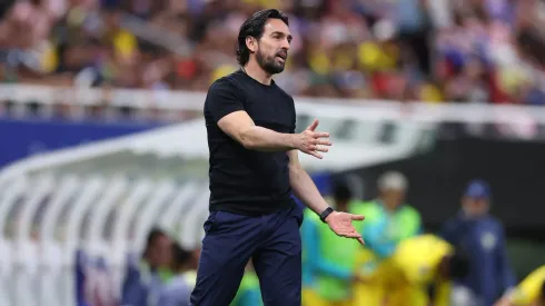 Gerardo Espinoza dejó de ser el entrenador de Chivas luego de un corto y frustrado paso.