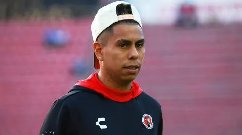 Chivas buscaría fichar a Efraín Álvarez y Eduardo Águila.